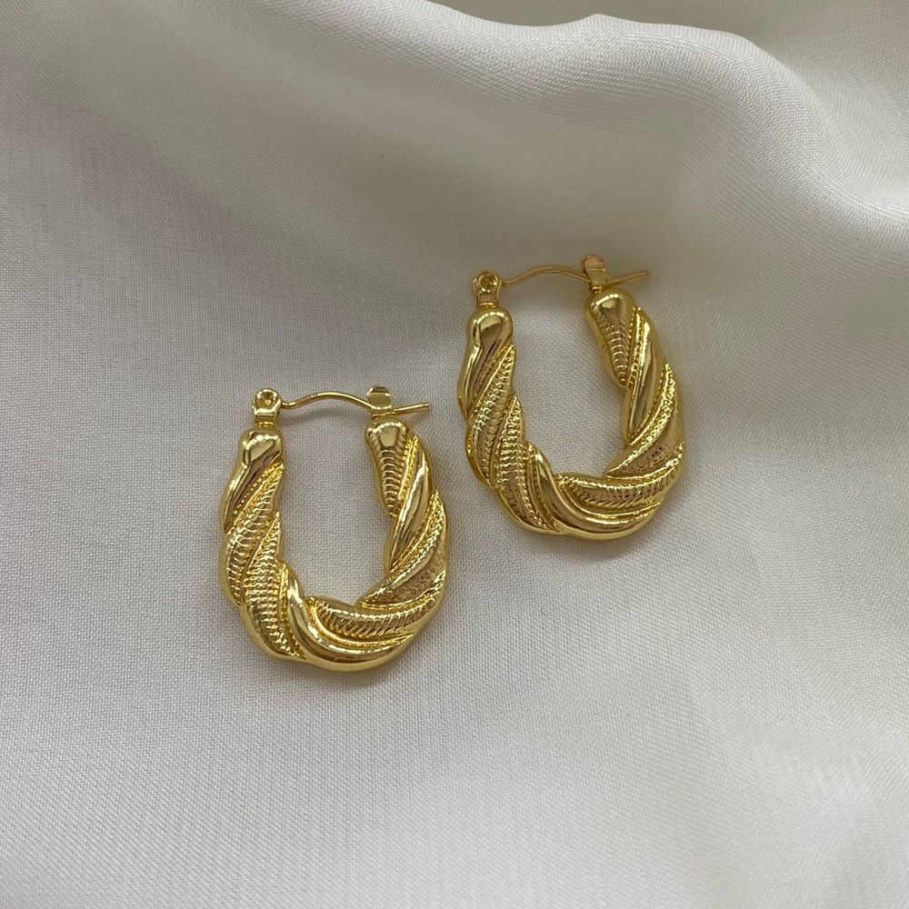 BUNDLE 2 EARRING for $13‼️ |  Stainless Steel & 18k Gold Twisted Hoops